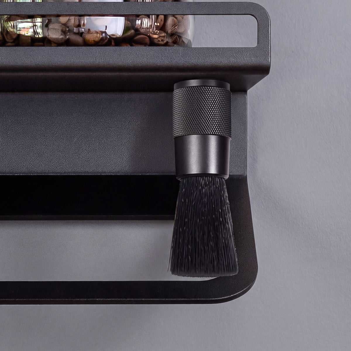 FLATE® Magnetic Barista Brush: magnetic barista brush for portafilter cleaning
